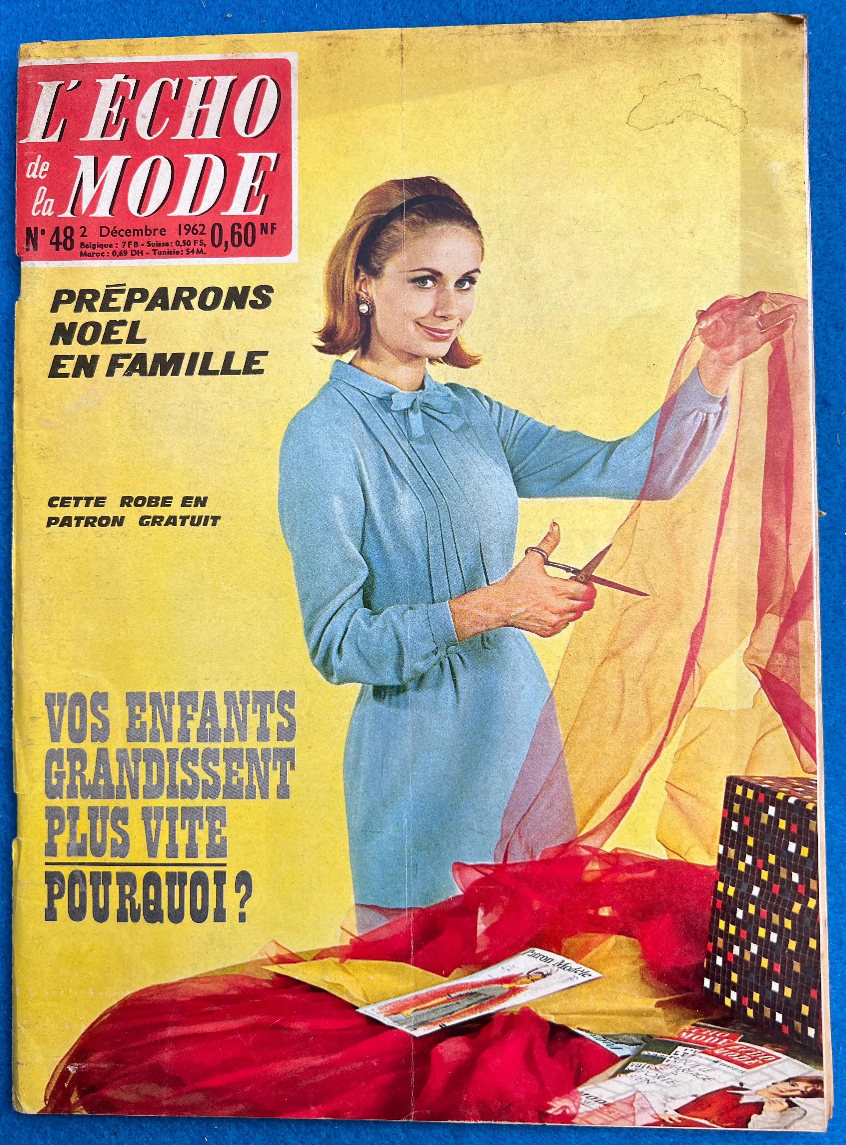 2nd December 1962 of French L'Echo de la Mode incl Pattern for Girls Dress