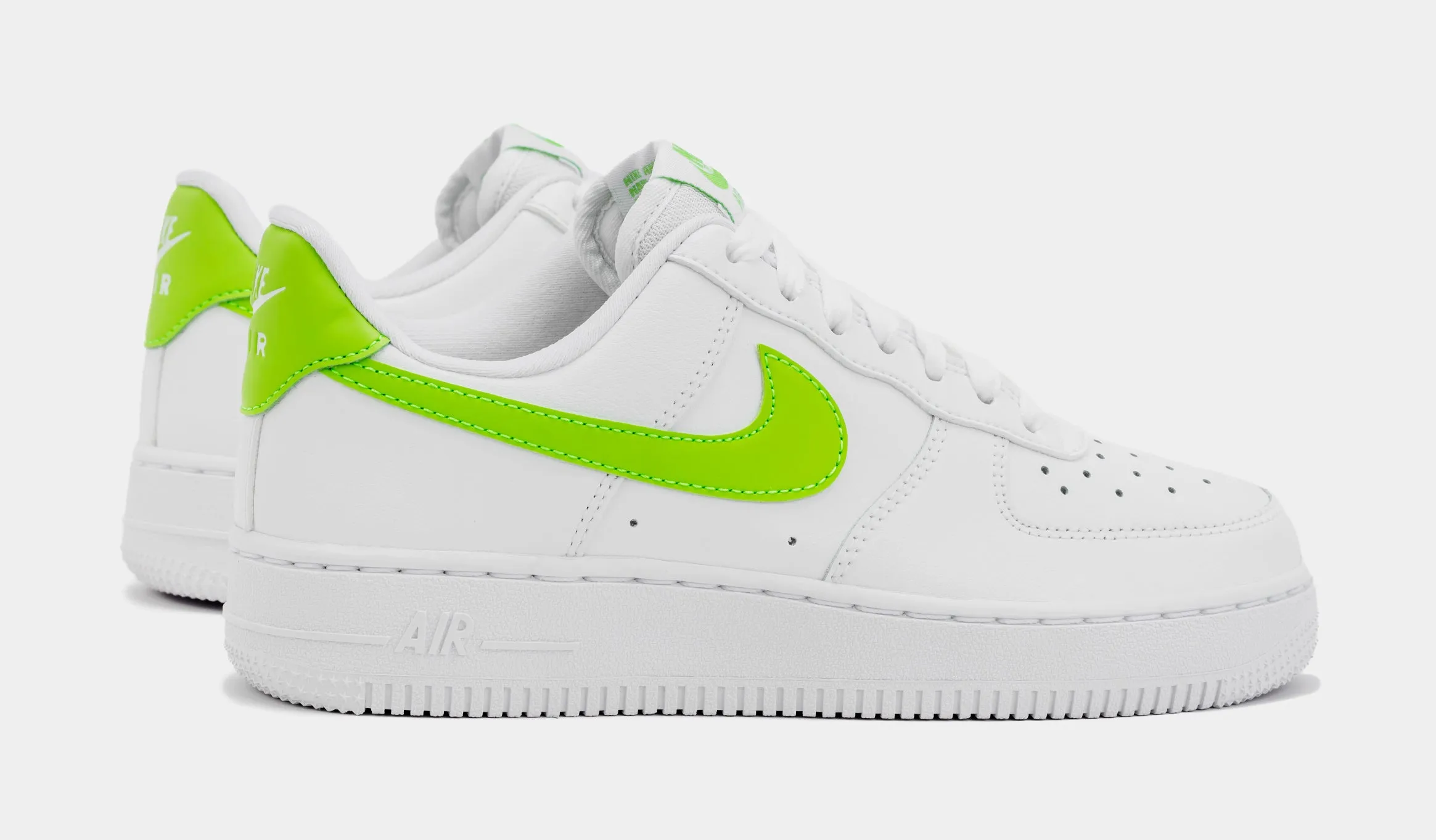 Air Force 1 '07 Womens Lifestyle Shoes (White/Green)