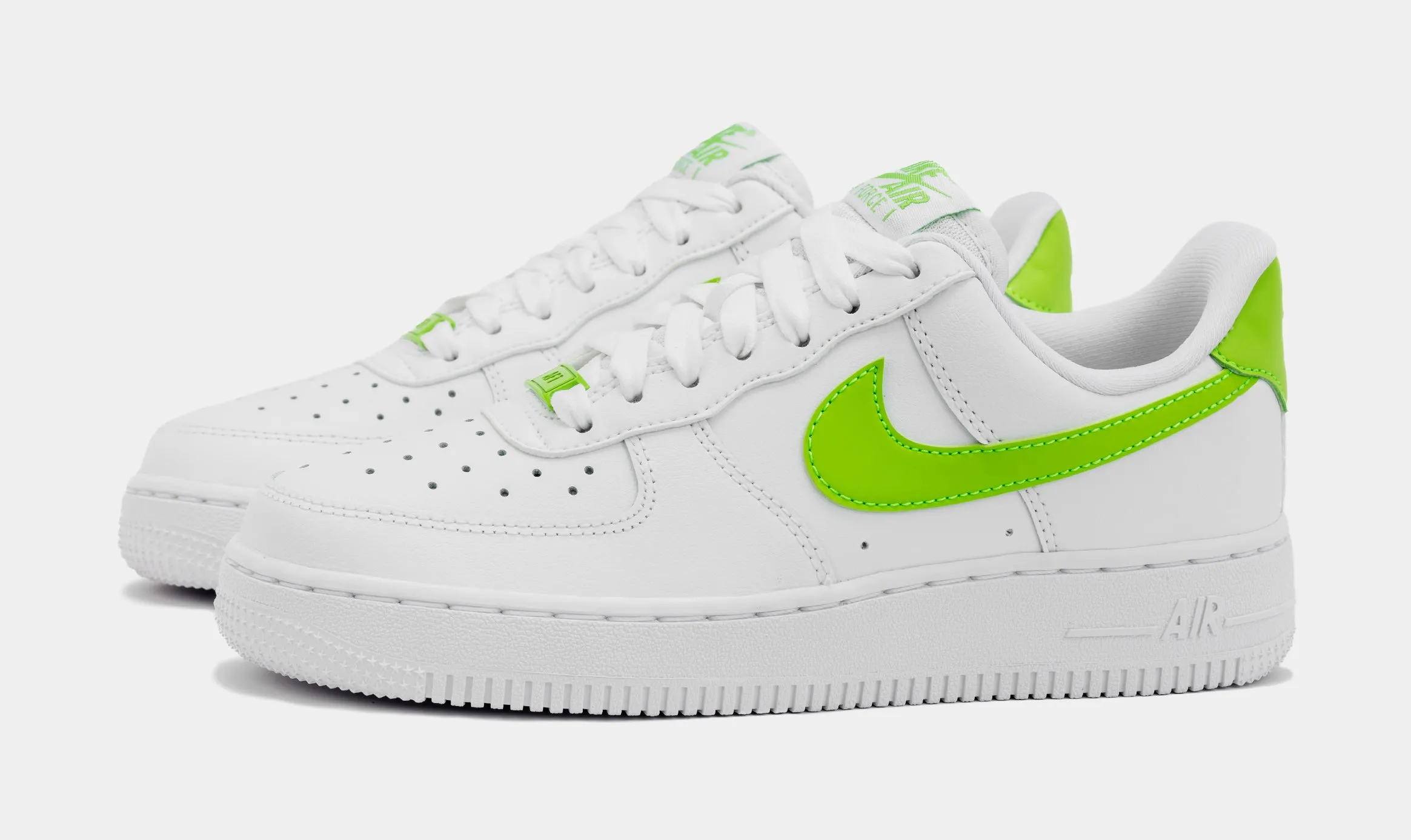 Air Force 1 '07 Womens Lifestyle Shoes (White/Green)