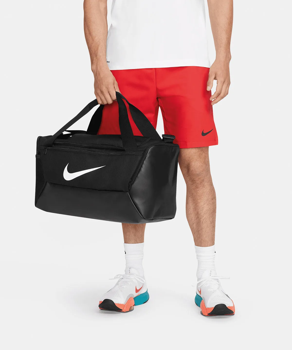 Black/White - Nike Brasilia small duffle 9.5 (41L)