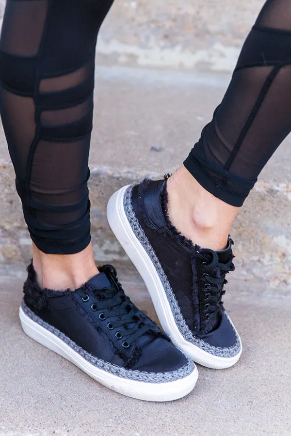 Liza Sneaker in Black