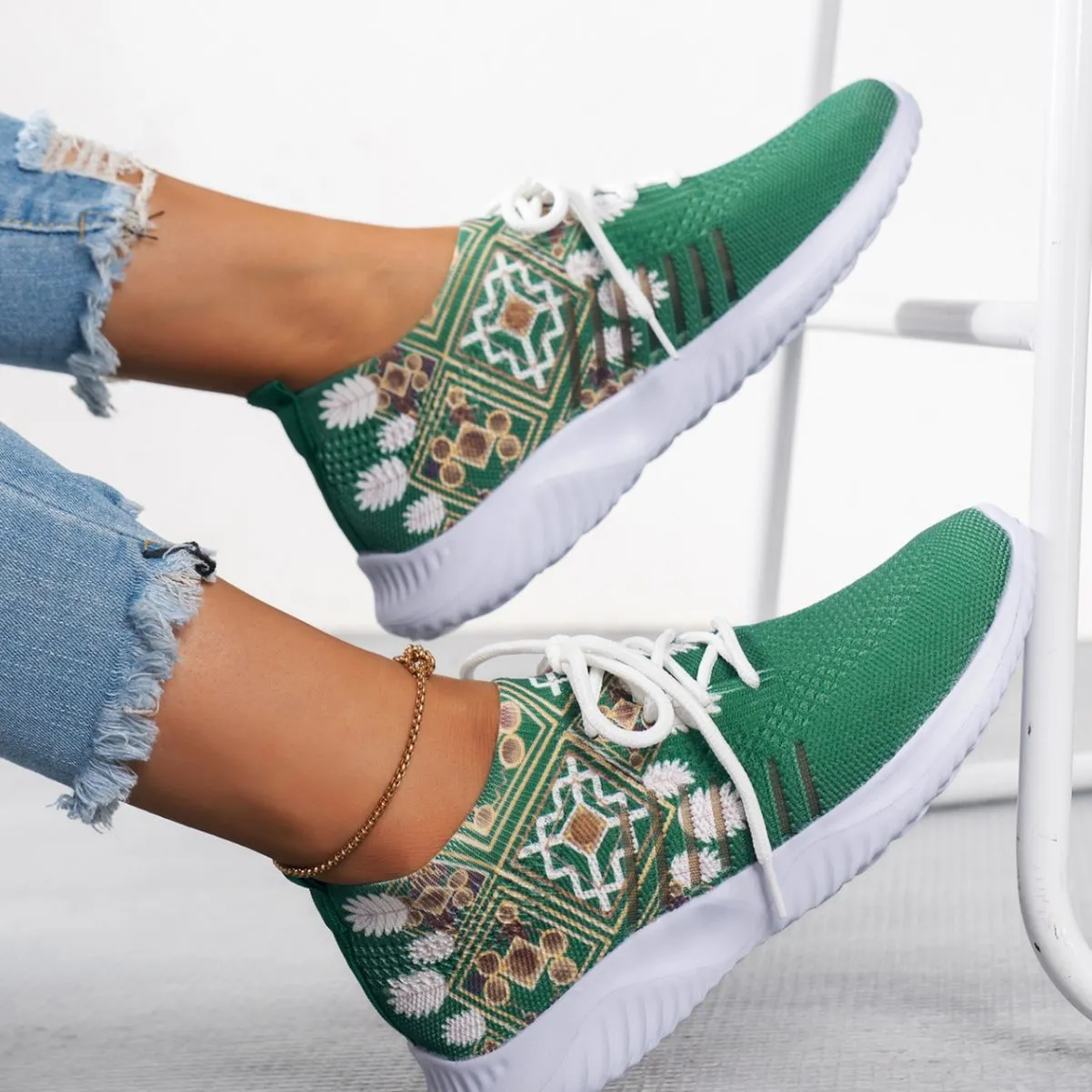 Summer New Flying Woven Stylish Flat Shoes Women