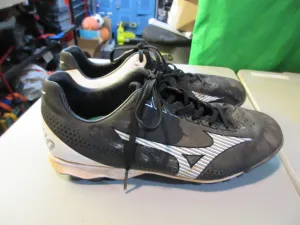 Used Mizuno Cleats Size 8