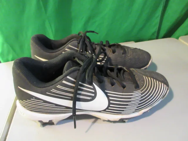 Used Nike Softball Cleats Size 7.5