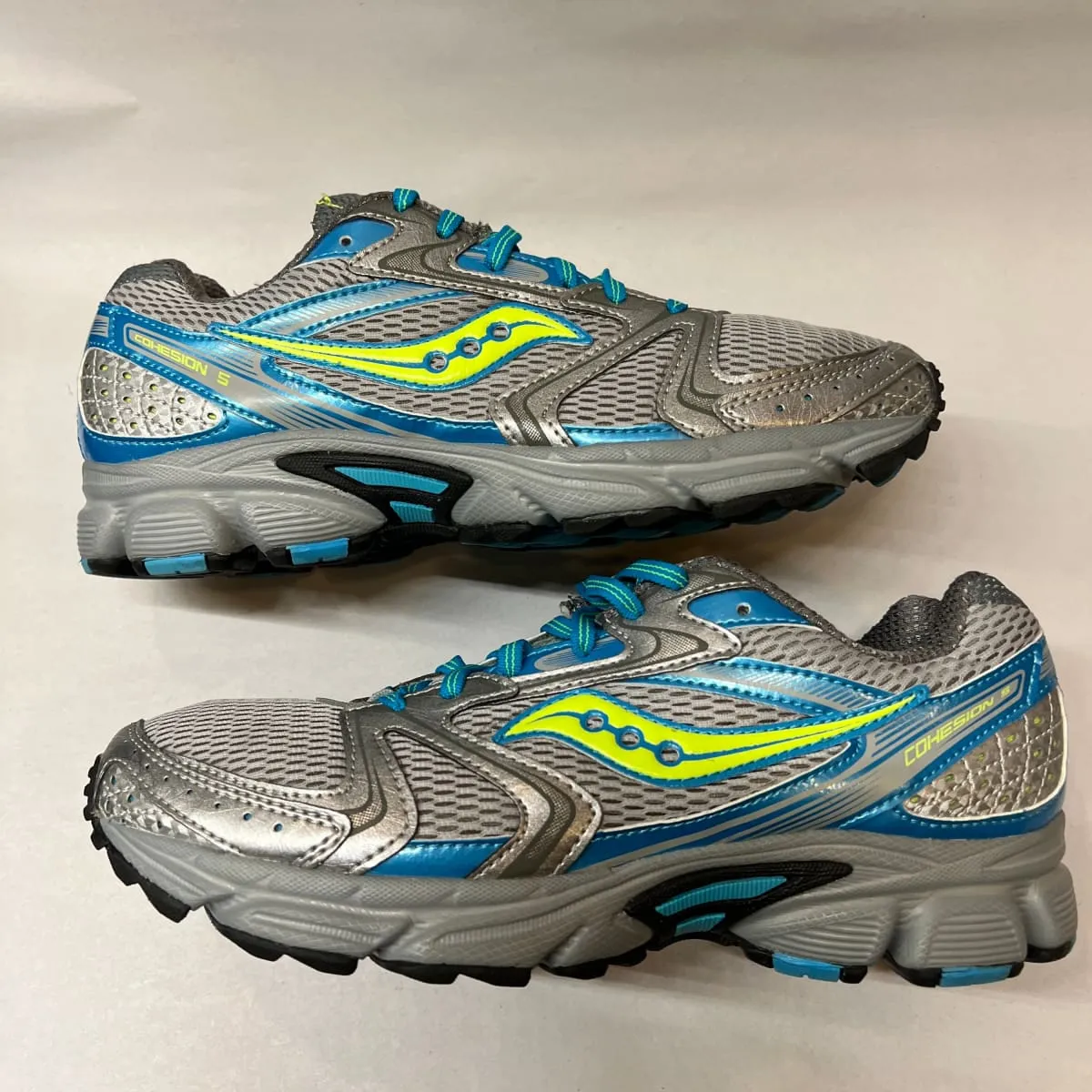 Women's Saucony •Cohesion 5• Running Shoe • Blue/Gray/Green Size 8.5 Wide - Preowned